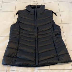 Women’s North Face vest